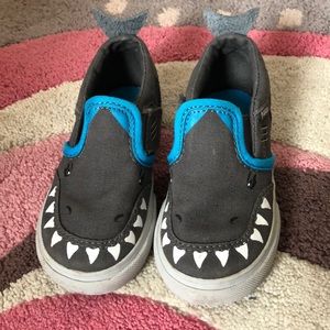 Shark Toddler Vans!! 🦈